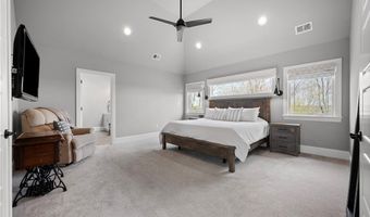 131 Woodford Dr, Adams Twp., PA 16033