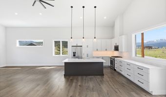 85 COLUMBINE St, Alpine, WY 83128