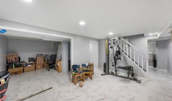 73 Davis Dr, Bergenfield, NJ 07621