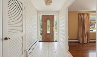 32 Brookfarm Rd, North Providence, RI 02904