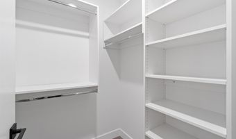 117 W 2ND St 202, Bayonne, NJ 07002