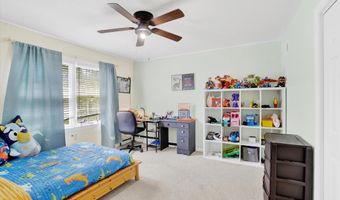 65 ANGELA Ln, York, PA 17402