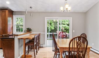 6 Lisa Ln, Bristol, RI 02809