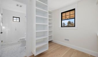 14 Kay Blvd, Middletown, RI 02842