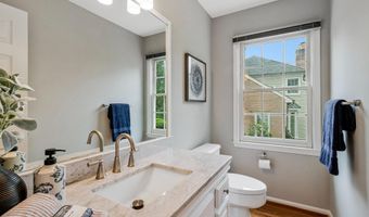 9908 KENTSDALE Dr, Potomac, MD 20854