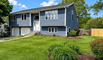 12 Pat Dr, Lincoln, RI 02865