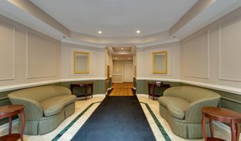 2310 14TH St N 402, Arlington, VA 22201