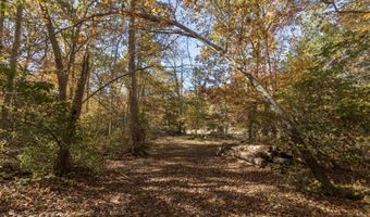 4 Laurel Ln, Clinton, CT 06413