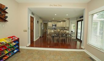 47 Timber Cove Ct, Amherst, NY 14051