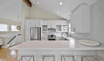 25 W 9th St, Avalon, NJ 08202