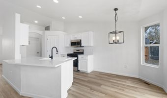 123 Shadow Mountain Dr, Fernley, NV 89408