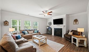 137 Lynwood Ln, Ball Ground, GA 30107