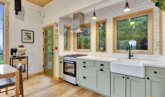 12121 Ginami St, Anchorage, AK 99516