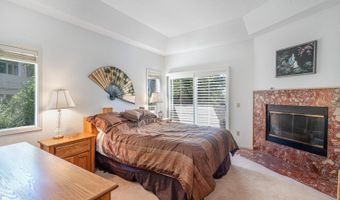 2016 Stonefield Ln, Santa Rosa, CA 95403