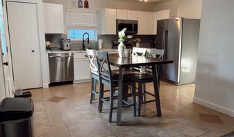 6826 Earlswood Dr, Indianapolis, IN 46217