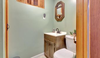25 Linden St, Bayonne, NJ 07002