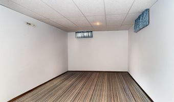 111 Sandburg Ct, Ames, IA 50014