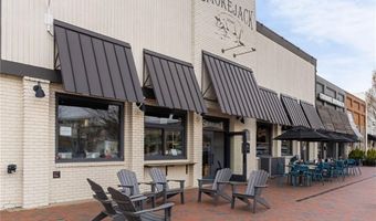 765 Falls Landing Ct, Alpharetta, GA 30022
