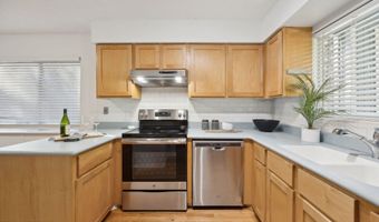 181 SYLVAN Dr, Atlantic Beach, FL 32233