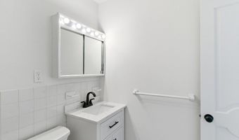 6 Whittier Place 17D, Boston, MA 02114
