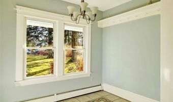 18 Orchard Ave, Barrington, RI 02806