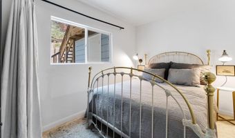 325 Beach Dr, Aptos, CA 95003
