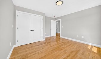 8 Country Ln, Billerica, MA 01821