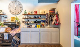 215 SE 10TH St, Bandon, OR 97411