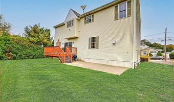29 Lake Ave, Barrington, RI 02806