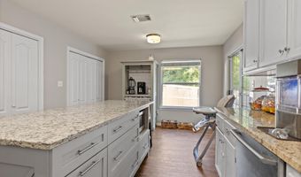 10676 N Oak Crest Dr, Biloxi, MS 39532