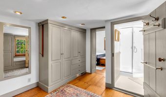 136 S Main St, Allentown, NJ 08501