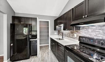 1201 Lofty Point Dr C, Ballwin, MO 63021