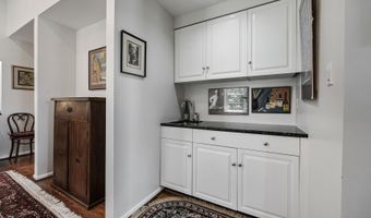 706 PRINCE St 4, Alexandria, VA 22314