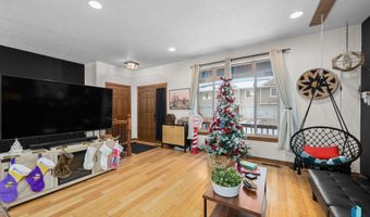 305 S Spring Pl, Brandon, SD 57005