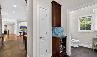 6623 LOCUST Way, Annandale, VA 22003