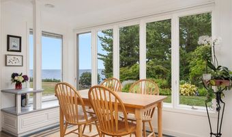4 Mulberry Rd, Bristol, RI 02809