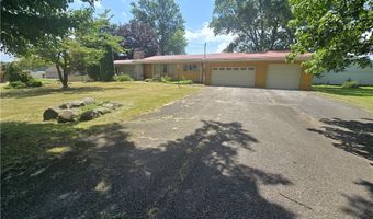 151 Cleveland Ct, Andover, OH 44003