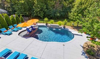 1388 Red Oak Plantation Dr, Ballwin, MO 63021