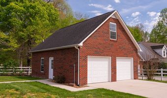 372 Brookside Dr, Algood, TN 38506