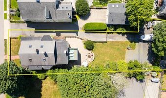 22 Greenough Pl, Newport, RI 02840
