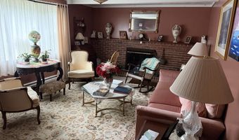 124 Brentwood Dr, Bristol, CT 06010