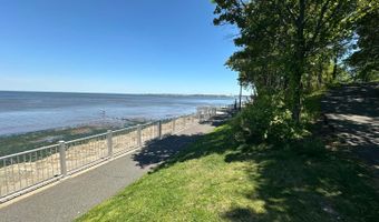 92 Woodland Dr, Aberdeen, NJ 07735