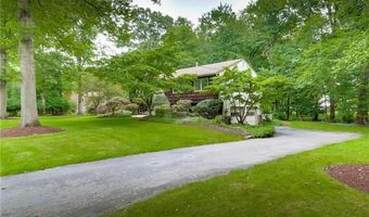 6 Potter Ln, Airmont, NY 10901
