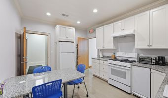 218 S Main St, Almont, MI 48003