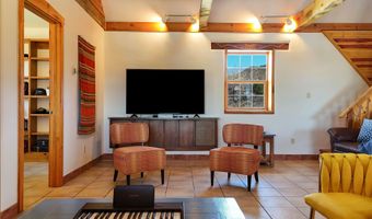 71 Calle Martinez, Arroyo Seco, NM 87514