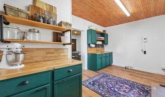 107 W High St, Ashley, OH 43003