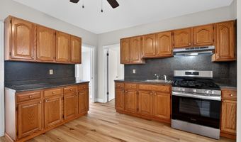 48 E 19TH St 3, Bayonne, NJ 07002