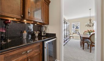 25 Southern View Dr, Narragansett, RI 02882