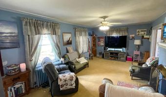 811 Broad St, Altavista, VA 24517