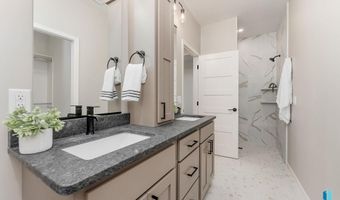 2516 E Chestnut Trl, Brandon, SD 57005